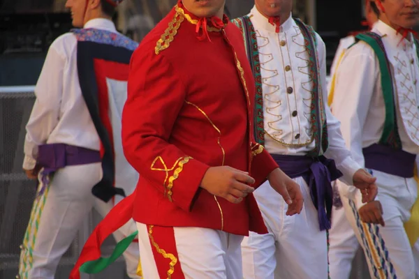 Tarian Tradisional Basque Dalam Festival Rakyat — Stok Foto