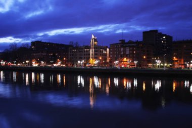 Bilbao mahallesinde bir bina.