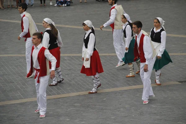 Dança Basca Tradicional Festival Folclórico — Fotografia de Stock