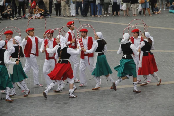 Tradycyjny Taniec Baskijski Festiwalu Folkowym — Zdjęcie stockowe