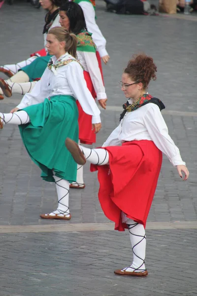 Παραδοσιακός Χορός Basque Ένα Λαϊκό Φεστιβάλ — Φωτογραφία Αρχείου