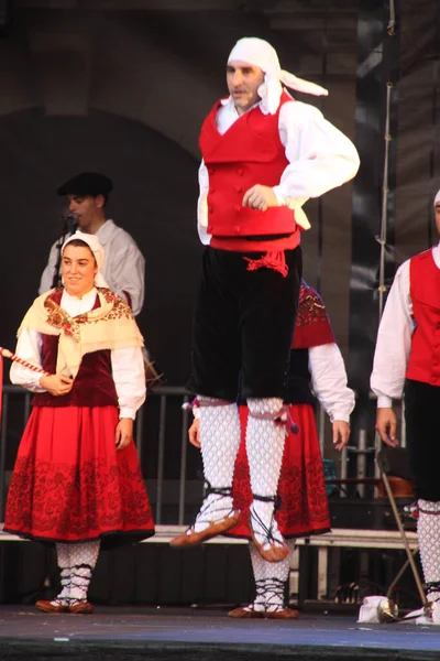 Dança Basca Tradicional Festival Folclórico — Fotografia de Stock