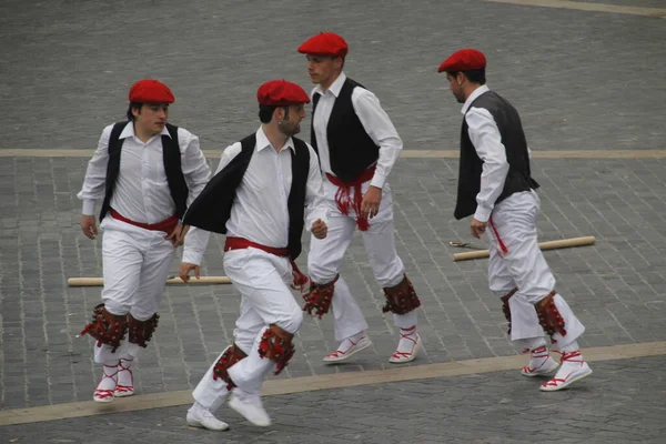 Dança Basca Tradicional Festival Folclórico — Fotografia de Stock