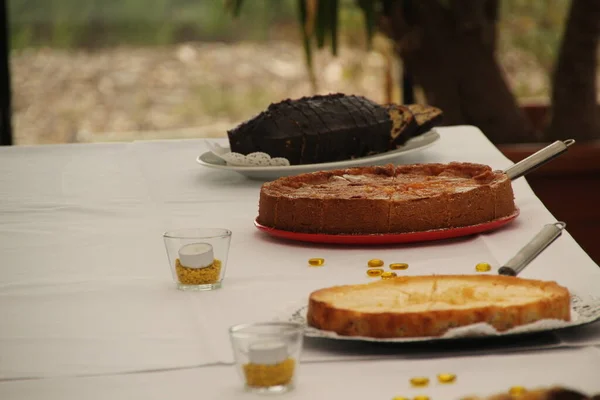 Pastel Una Mesa —  Fotos de Stock