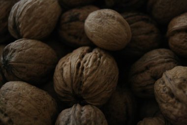 Bir yığın fındık yakın