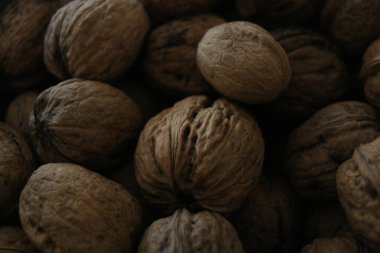 Bir yığın fındık yakın