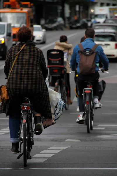 Andar Bicicleta Ambiente Urbano — Fotografia de Stock