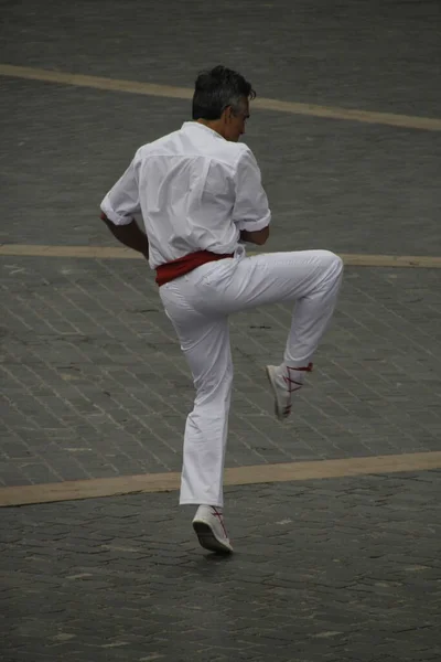 Dança Basca Tradicional Festival Folclórico — Fotografia de Stock