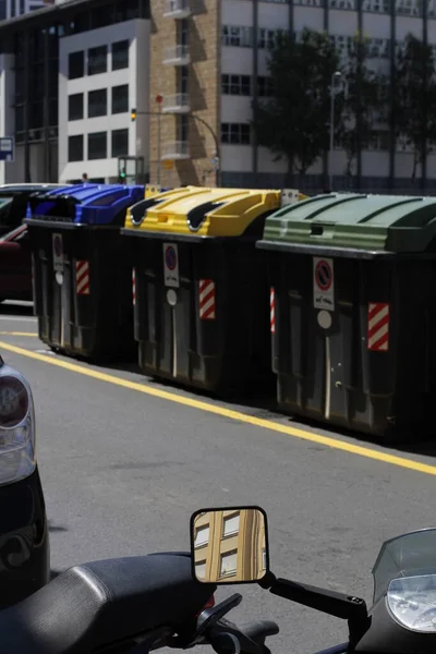 Różne Pojemniki Odpady Recyklingu — Zdjęcie stockowe