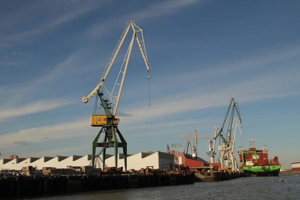 Grúas Estuario Bilbao — Foto de Stock