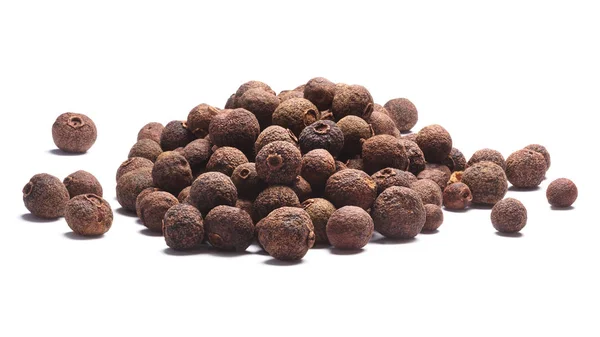 Pile of allspice-Pimenta dioica fruits, paths — Stock Photo, Image