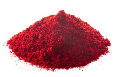 Kırmızı biber veya kırmızı biber yığını, izole edilmiş.