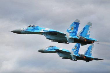 Uçak SU-27