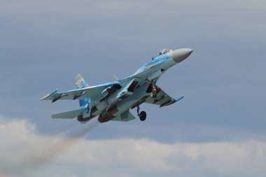 Uçak SU-27