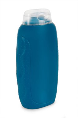 Mavi kapaklı, beyaz arka plandaki mavi şişeyi kapat.