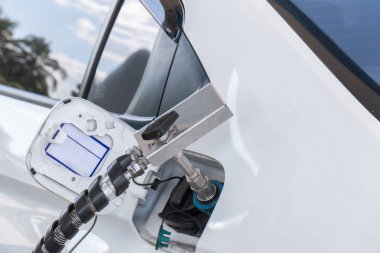 Pompa başlığının kapanışı Otomobil deposundaki Sıkıştırılmış Doğal Gaz (cng).