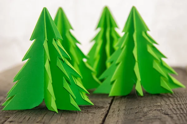 Gröna origami julgranar — Stockfoto