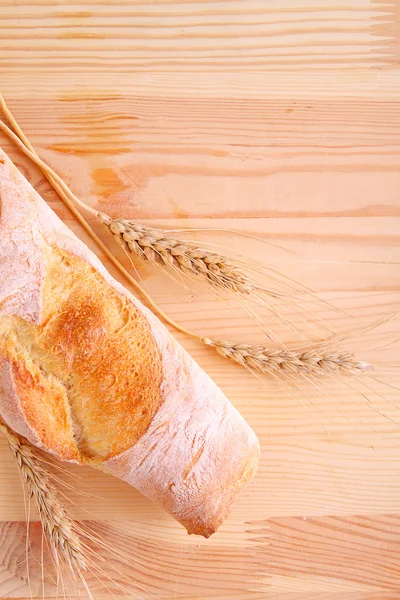 パンと小麦の耳 — ストック写真