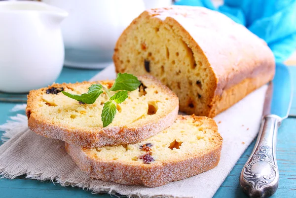 Zelfgemaakte cake met rozijnen — Stockfoto