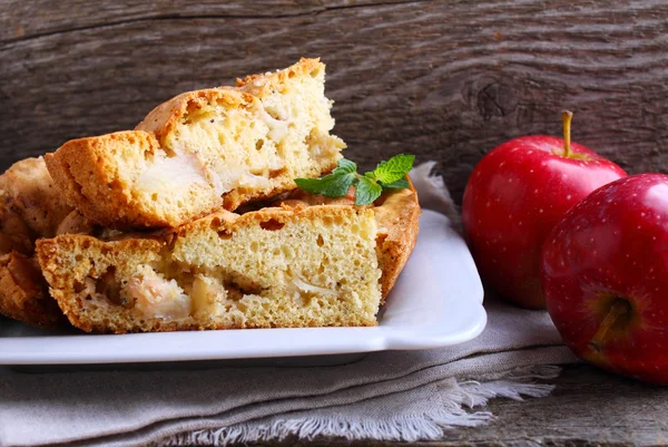 Шарлотта торт с яблоками — стоковое фото