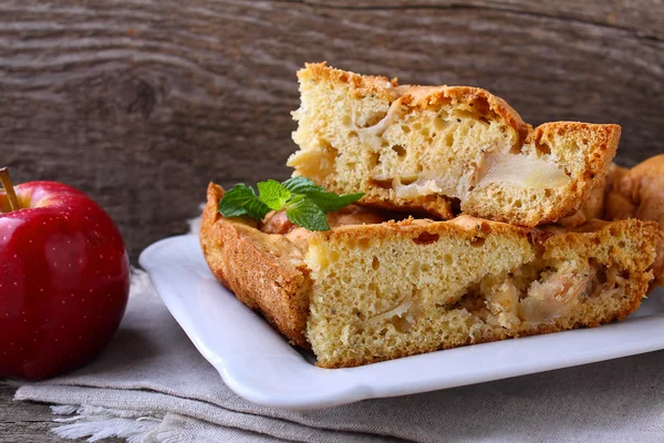 Charlotte cake with apples — Stock Photo, Image