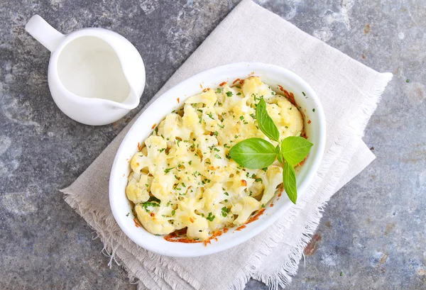 Cauliflower baked with cheese — Stock Photo, Image