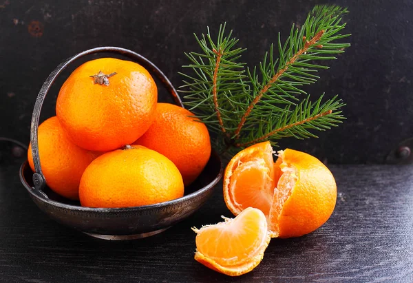Tangerines in metal bowl — Stock Photo, Image