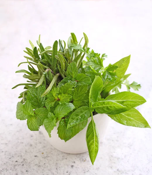 Bowl of fresh herbs — Stock Photo, Image