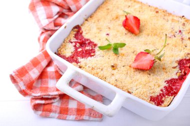 Çilek beyaz plaka ile harap