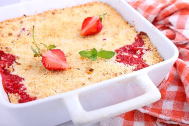 Çilek beyaz plaka ile harap