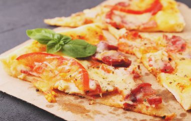 iştah açıcı dilim pizza 