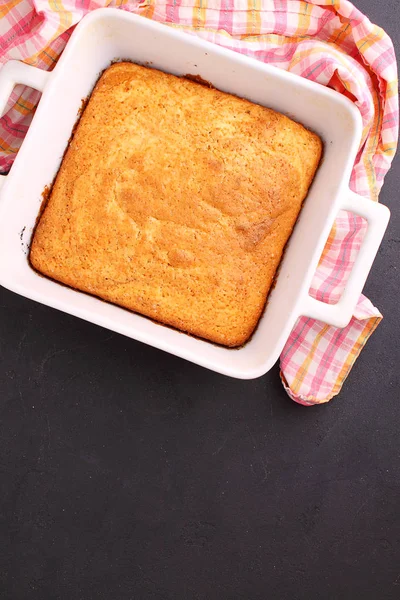 Se desmoronan en plato blanco — Foto de Stock