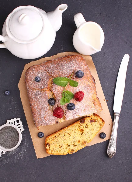 çilek ile dekore kek