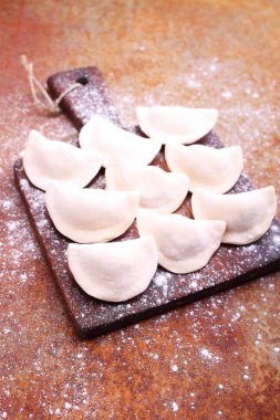 Köfte Patates ahşap eski tahta üzerinde