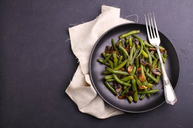 mantar ile kızarmış rosto fasulye