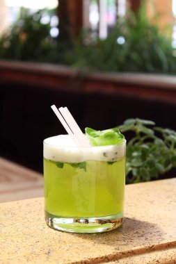 kokteyl nane fesleğen cam, yakın çekim