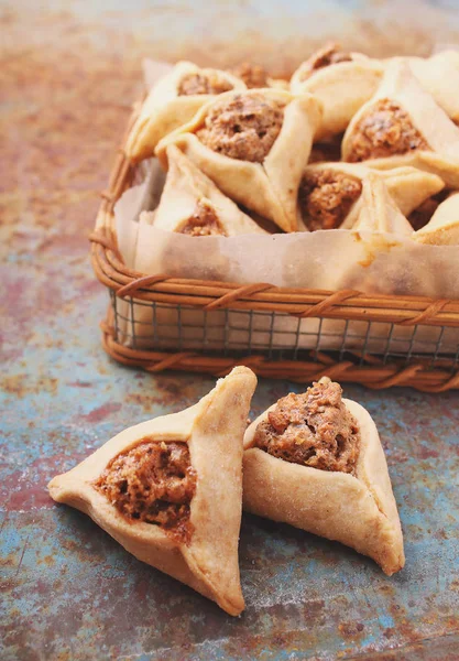 Hamantaschen Печенье Орехами Тарелке Еврейского Фестиваля Пурим Закрыть — стоковое фото