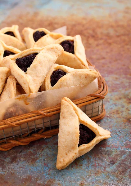 Galletas Hamantaschen Con Semillas Amapola Pasas Cesta Cerca — Foto de Stock