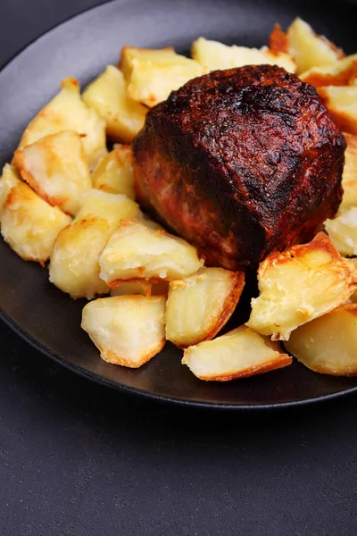 Piece Meat Baked Potatoes Black Background — Stock Photo, Image