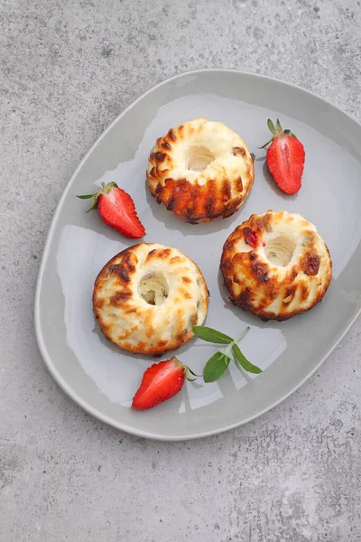 Cottage Cheese Casserole Decorated Mint Strawberry — Stock Photo, Image