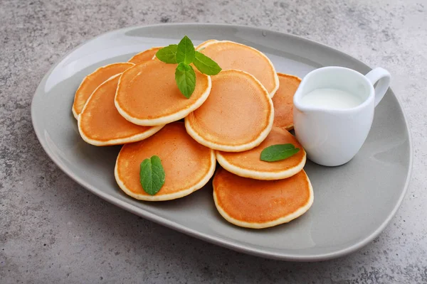 Pancake Plate Decorated Mint Concrete Background — Stock Photo, Image