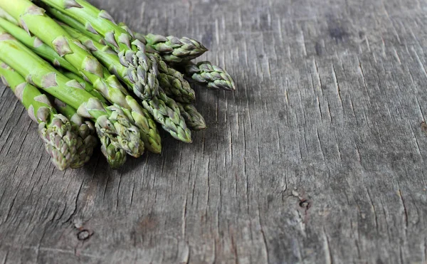 Banches Fresh Green Asparagus Wooden Background Top View — Stock Photo, Image
