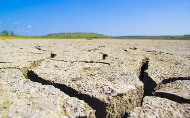 Uzun bir kuraklık sonra göl