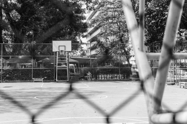 Стара школа баскетбольний майданчик — стокове фото