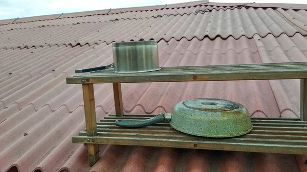 Sommerküche Auf Dem Dach Des Nachbarn Ein Steiler Abhang Dichtes — Stockfoto