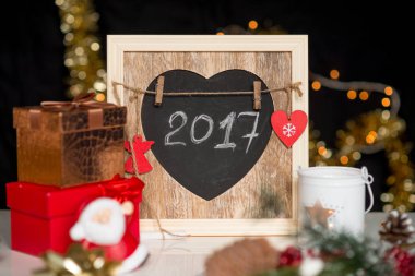 Yeni yıl ve Noel deco, chulk tahtada yazılı 2017