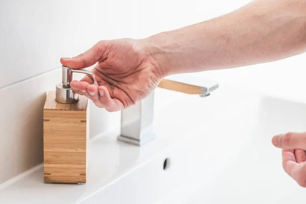 Lavarse Las Manos Con Jabón Baño Para Evitar Contaminar Cerrar — Foto de Stock