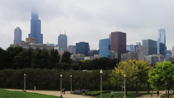 4K UltraHD Timelapse Chicago centro de la ciudad en un día brumoso — Vídeo de stock