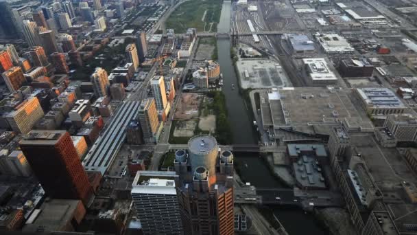 Aerial view of the Chicago river area — Stock Video