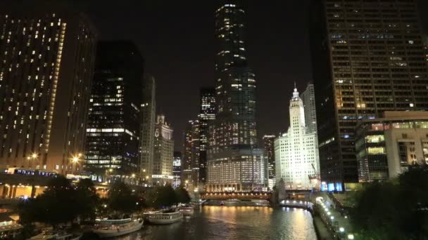 The Chicago Riverwalk at night — Stock Video